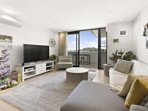 111/223A Green Lane West, Epsom