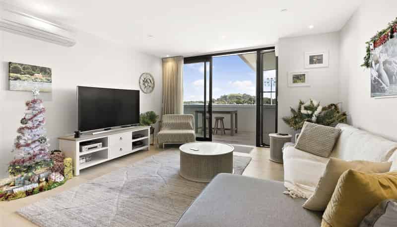 111/223A Green Lane West, Epsom