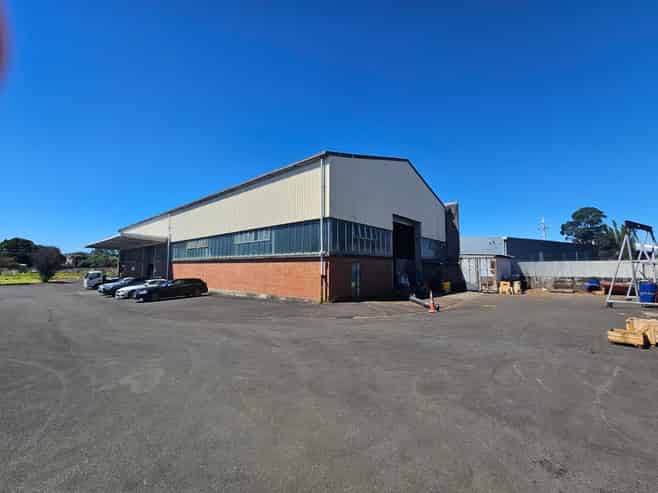 Affordable Workshop and Yard