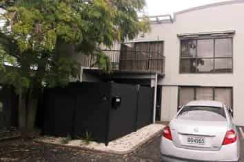 Prime Live-Work Unit off Ti Rakau Drive