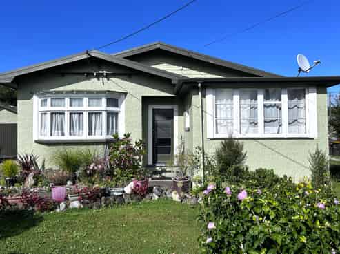 25 Macdougall Avenue, Dunollie