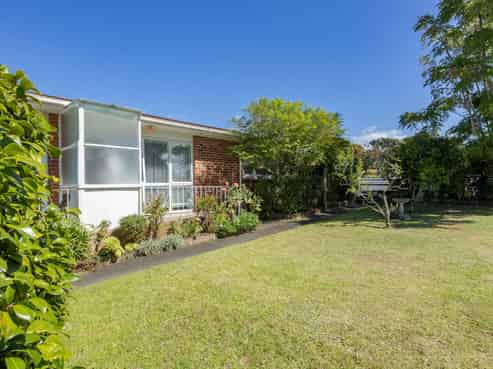 4/13 Kings Road, Panmure