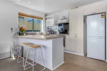 1e/25 MacLean Street, PARAPARAUMU BEACH