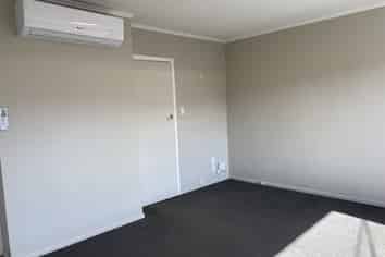 2/35 Dunns Street, Silverstream