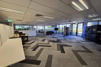 Majestic & Modern Office