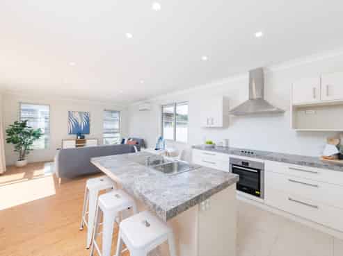 72 Sunstone Crescent, Brown Owl