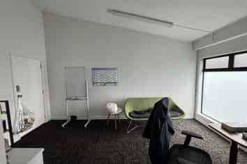 High-Profile Office/Showroom in Kenepuru