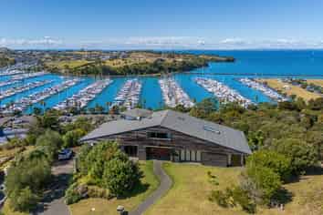 52 Balboa Drive, Matakatia