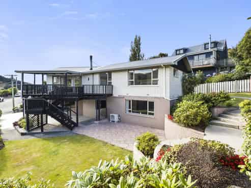 23 Delphic Street, Sawyers Bay