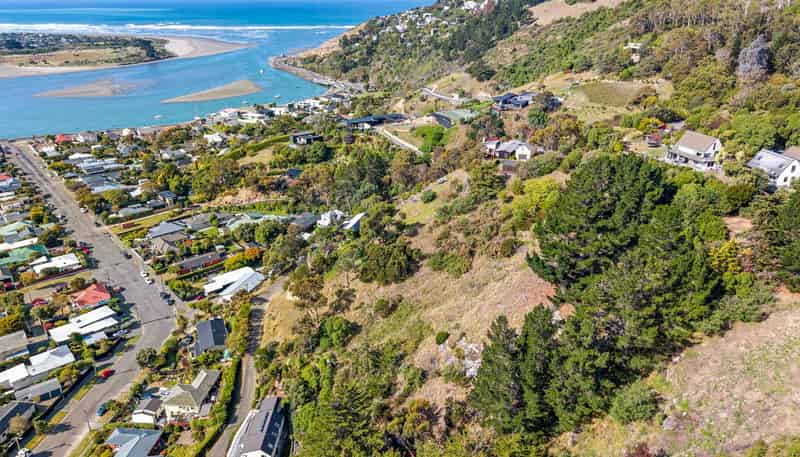 1 Red Rock Lane, Moncks Bay