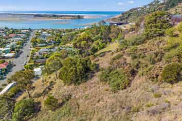 1 Red Rock Lane, Moncks Bay