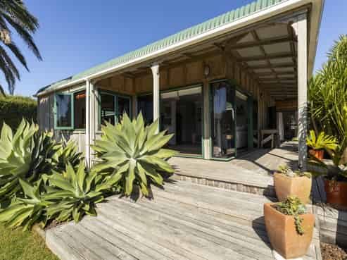 128 Wairau Road, Oakura