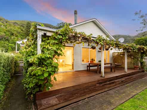 254 Muritai Road, Eastbourne