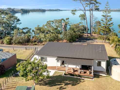 62 Ronald Avenue, Glenbrook