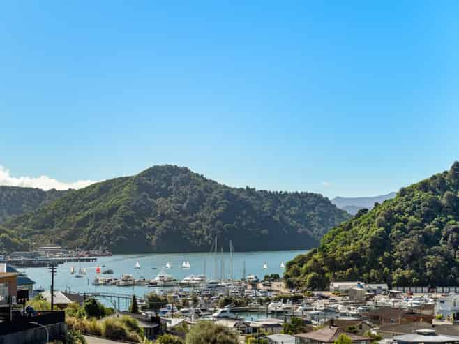 24 Russell Street, Picton