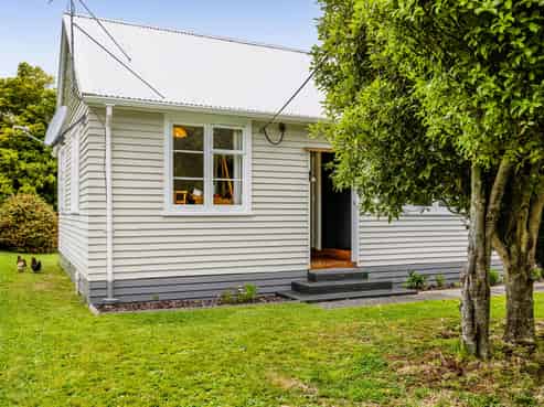 16 Egmont Street, Kaponga