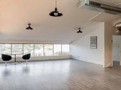 REFURBISHED OFFICE/SHOWROOM