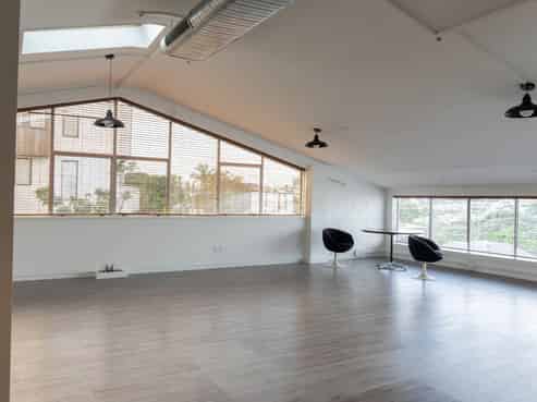 REFURBISHED OFFICE/SHOWROOM