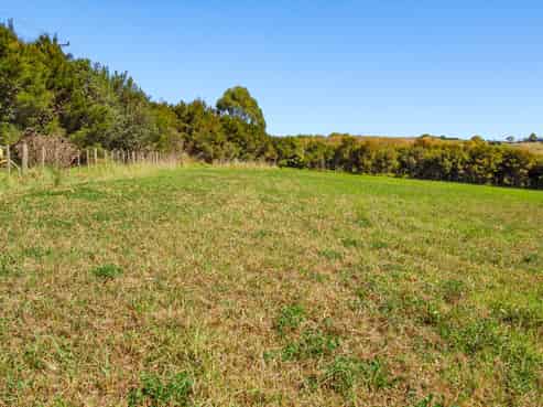 707 Settlement Road, Hakaru