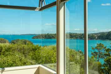 29 Rothschild Terrace, Waiheke Island
