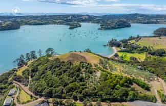 29 Rothschild Terrace, Waiheke Island