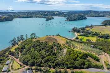 29 Rothschild Terrace, Waiheke Island