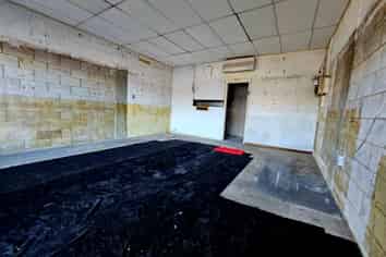 Roadside Retail Space in Birkenhead 