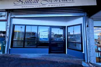 Roadside Retail Space in Birkenhead 