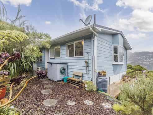 2B Chancellor Way, Crofton Downs