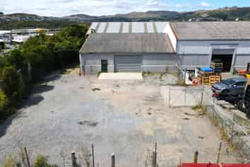 Workshop & Yard