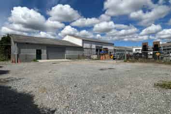 Workshop & Yard