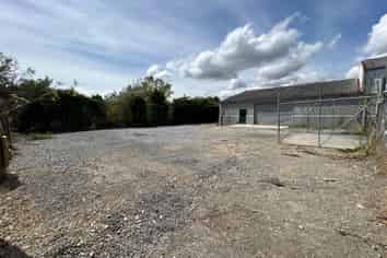 Workshop & Yard