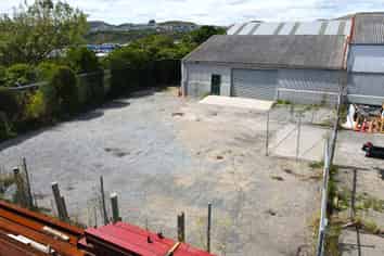 Workshop & Yard