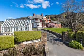Aorangi – A Once-in-a-Lifetime Waterfront Estate 