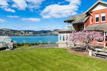Aorangi – A Once-in-a-Lifetime Waterfront Estate 