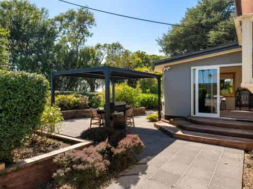 88 Hill Road, KORITO