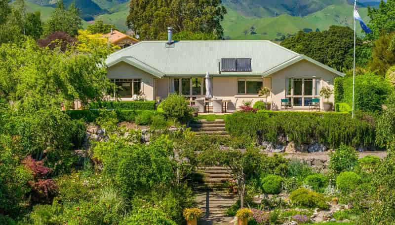 98D Totara View Road, WAKEFIELD