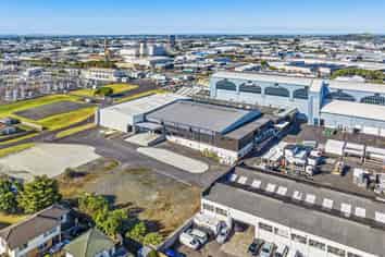 Affordable warehouse & yard – Ellerslie