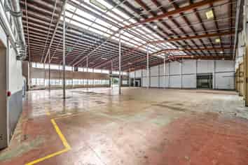 Affordable warehouse & yard – Ellerslie