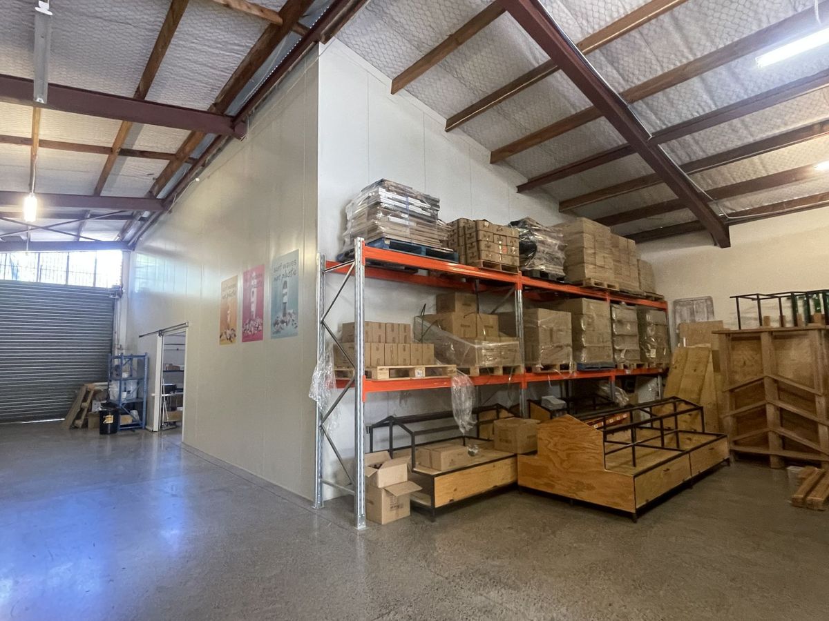 Highly Sought-after City Fringe Warehouse - Bild 3