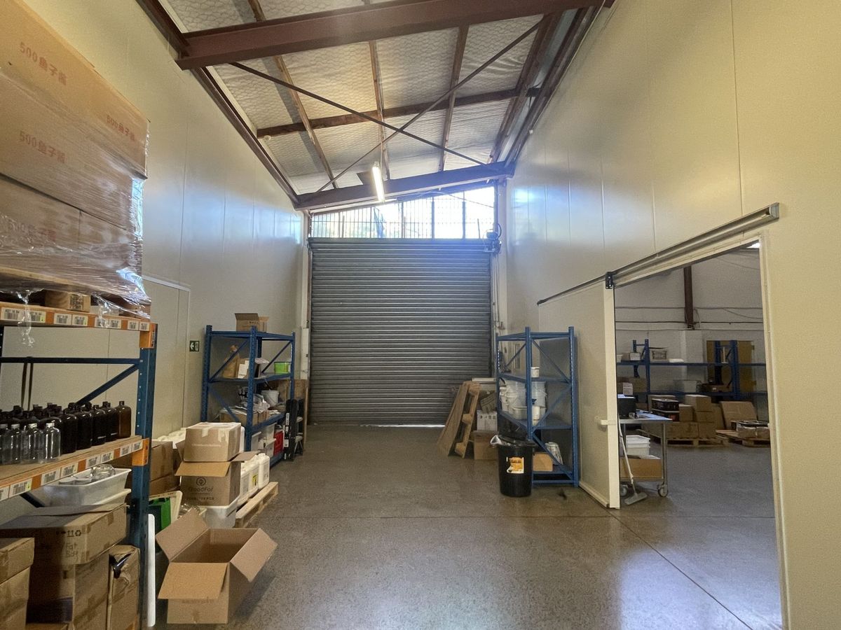 Highly Sought-after City Fringe Warehouse - Bild 4