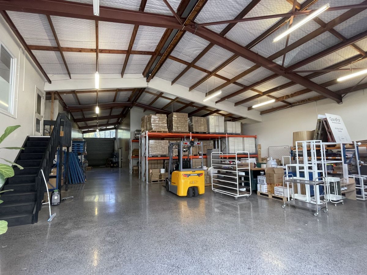Highly Sought-after City Fringe Warehouse - Bild 2