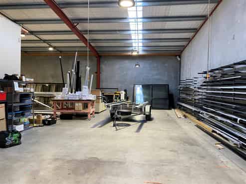 Mid Size Industrial With Five Parks