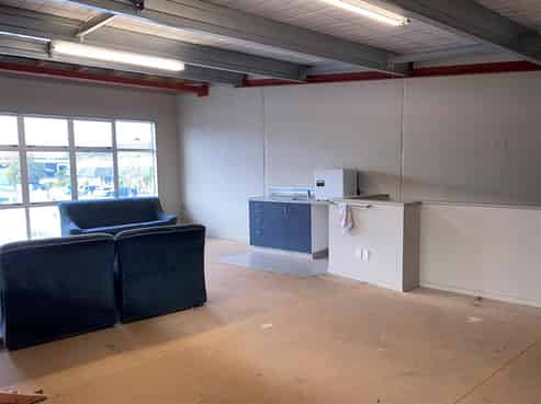 Mid Size Industrial With Five Parks