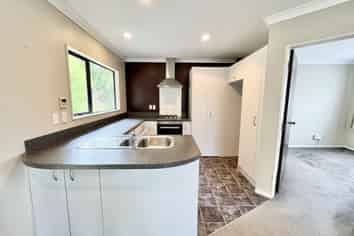 4 Stella Grove, Newlands