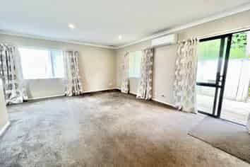 4 Stella Grove, Newlands