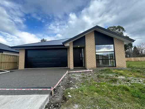 24 Derbridge Street, Ravenswood
