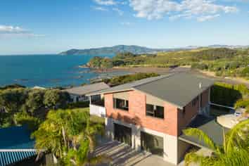 9 Powells Road, Cable Bay