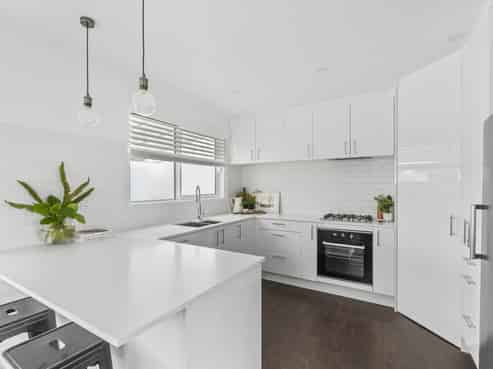 11 Avon Place, Springvale