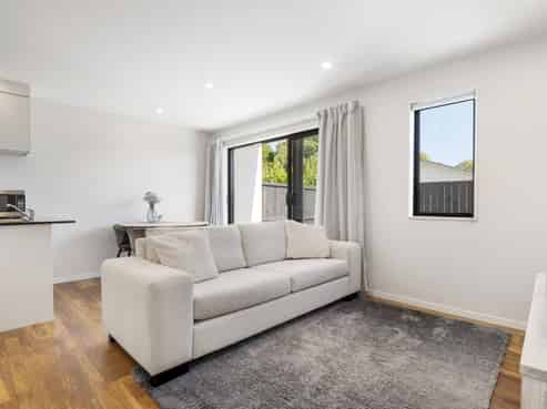 2/36 Kaipatiki Road, Glenfield